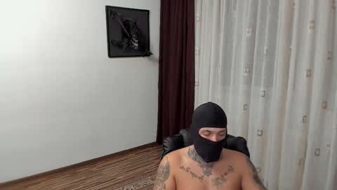 Snapshot of s1nmaster chatting on 10/31/25, 08:21 s1nmaster online show from 10/31/25, 08:21