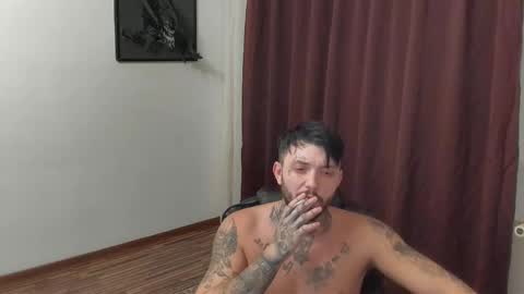 Snapshot of s1nmaster chatting on 11/23/25, 07:46 s1nmaster online show from 11/23/25, 07:46