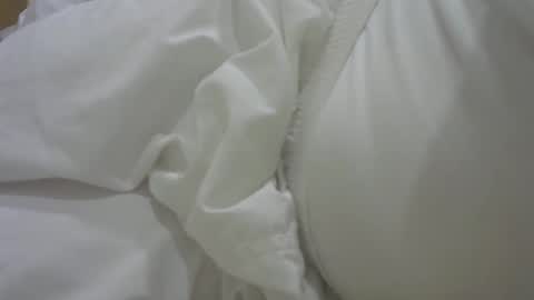 Snapshot of s201174370 chatting on 10/19/25, 07:03 Cloney online show from 10/19/25, 07:03