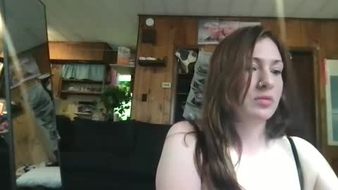 s496925 online show from 09/29/25, 03:17