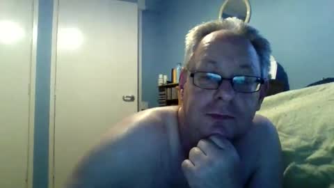 Snapshot of s536sny18 chatting on 05/31/26, 02:35 s536sny18 online show from 05/31/26, 02:35