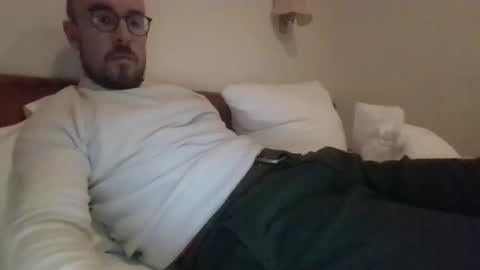 s_i_q online show from 09/18/25, 07:16