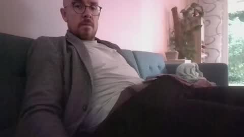 s_i_q online show from 09/26/25, 07:34