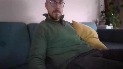 s_i_q online show from 10/23/25, 08:57