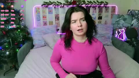 Snapshot of s_katekisa_ss chatting on 12/25/24, 12:59 Kate online show from 12/25/24, 12:59