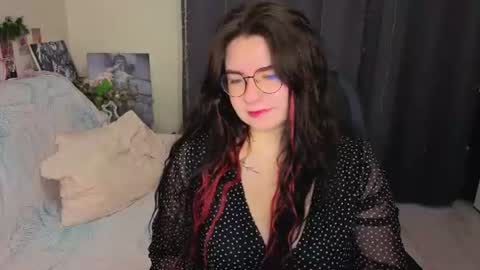 Snapshot of s_katekisa_ss chatting on 06/19/26, 07:28 Kate online show from 06/19/26, 07:28