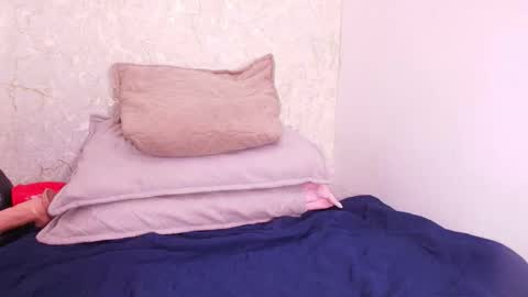 Snapshot of s_sofia_ chatting on 09/15/25, 07:25 s_sofia_ online show from 09/15/25, 07:25