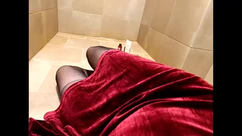 s_xp__ online show from 12/17/25, 05:52