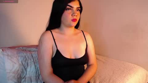 Snapshot of saaraaah_ chatting on 11/19/25, 01:11 saaraaah_ online show from 11/19/25, 01:11