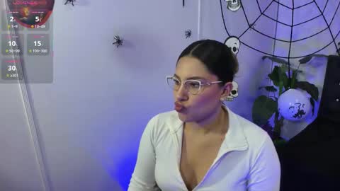 saaya_tay online show from 10/25/25, 03:03