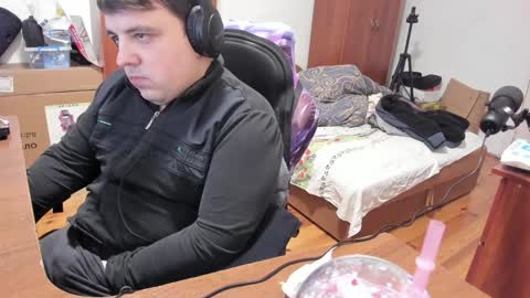 1141323  my Lord Mister Max   moms treasure online show from 12/31/24, 01:47