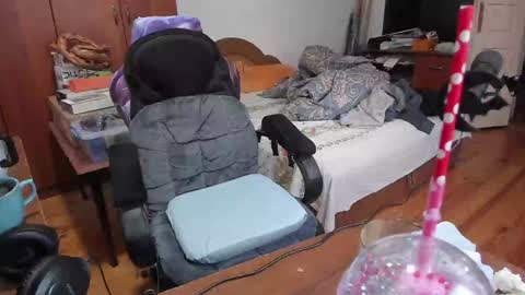 1141323  my Lord Mister Max   moms treasure online show from 01/19/25, 09:44