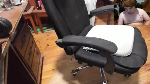 1141323  my Lord Mister Max   moms treasure online show from 09/10/25, 04:40