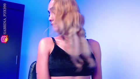 Snapshot of sabriina_fox999 chatting on 02/15/25, 10:33 sabrina fox online show from 02/15/25, 10:33