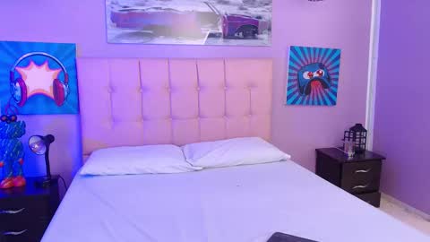 Snapshot of sabriinaa_fox chatting on 09/15/25, 12:16 sabriinaa fox online show from 09/15/25, 12:16