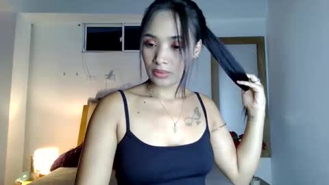Snapshot of sabrina_brunette chatting on 05/24/26, 05:01 sabrina online show from 05/24/26, 05:01