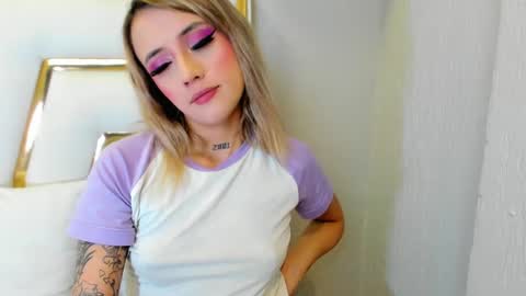 Snapshot of sabrina_cole chatting on 12/12/24, 03:54 . Sabrina Cole . online show from 12/12/24, 03:54