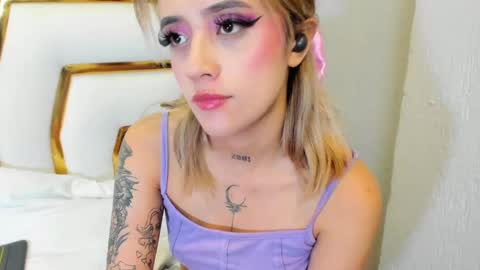 Snapshot of sabrina_cole chatting on 12/19/24, 09:40 . Sabrina Cole . online show from 12/19/24, 09:40