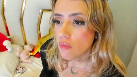 Snapshot of sabrina_cole chatting on 02/19/25, 09:50 . Sabrina Cole . online show from 02/19/25, 09:50