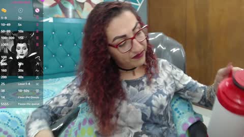 Snapshot of sabrina_dupont chatting on 01/15/25, 12:47 SABRINA online show from 01/15/25, 12:47