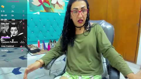 Snapshot of sabrina_dupont chatting on 10/29/25, 01:24 SABRINA online show from 10/29/25, 01:24