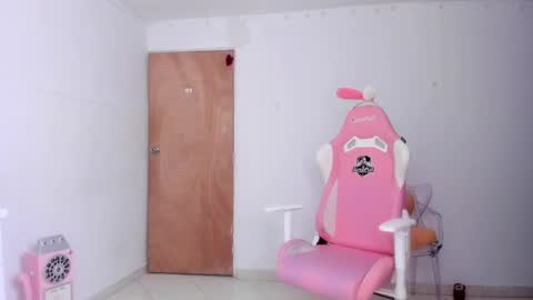 Snapshot of sabrina_geek chatting on 02/26/25, 11:48 sabrina_geek online show from 02/26/25, 11:48