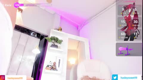 Snapshot of sabrina_keller19 chatting on 11/10/25, 11:04 Hasley online show from 11/10/25, 11:04