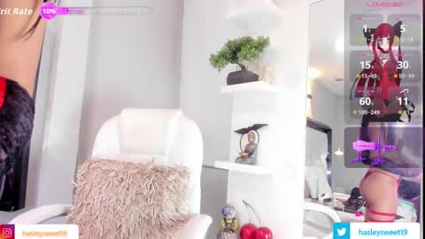 Snapshot of sabrina_keller19 chatting on 12/01/25, 10:37 Hasley online show from 12/01/25, 10:37