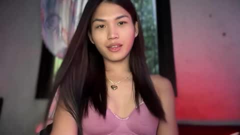 Snapshot of sabrina_maxx chatting on 11/04/25, 05:06 Nadine online show from 11/04/25, 05:06