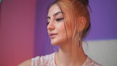  Sabrina  online show from 11/10/25, 09:47