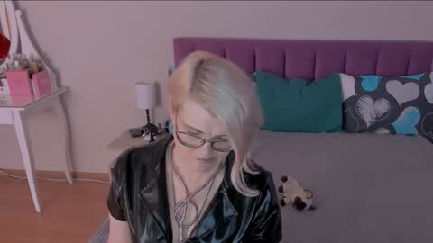 Sabrina MacMarren online show from 01/27/25, 11:43