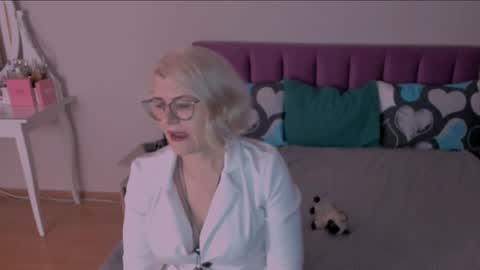 Sabrina MacMarren online show from 01/27/25, 02:57