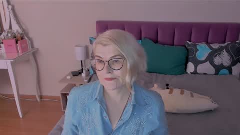 Sabrina MacMarren online show from 01/28/25, 06:27