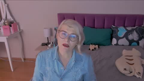 Sabrina MacMarren online show from 01/28/25, 11:49