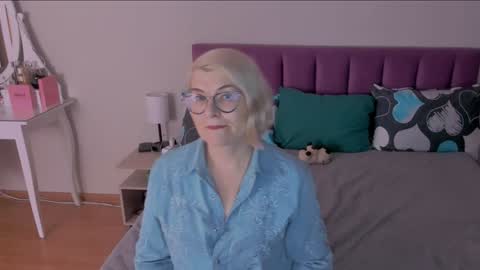 Sabrina MacMarren online show from 01/28/25, 02:53