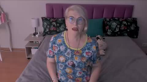 Sabrina MacMarren online show from 03/05/25, 08:42