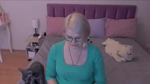 Sabrina MacMarren online show from 03/10/25, 05:50