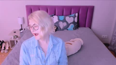 Sabrina MacMarren online show from 09/08/25, 05:56