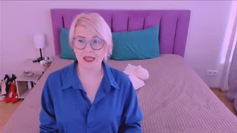 Sabrina MacMarren online show from 09/12/25, 09:31