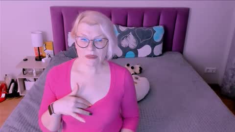 Sabrina MacMarren online show from 10/02/25, 05:09