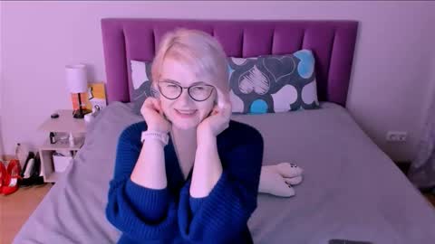 Sabrina MacMarren online show from 10/03/25, 07:00