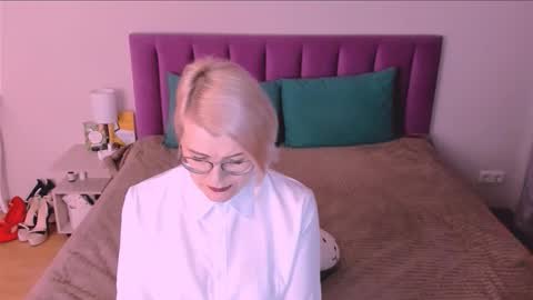 Sabrina MacMarren online show from 11/04/25, 03:33