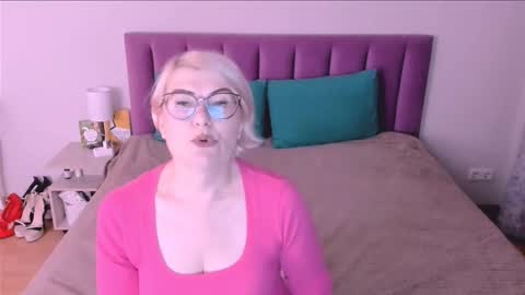 Sabrina MacMarren online show from 11/05/25, 04:18