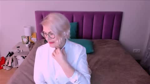 Sabrina MacMarren online show from 11/08/25, 03:12