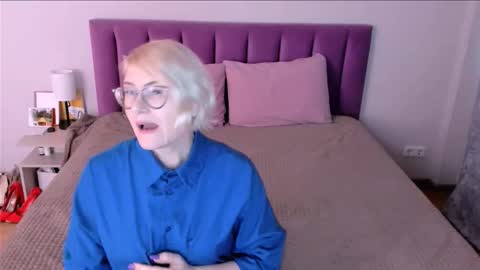 Sabrina MacMarren online show from 11/23/25, 12:27