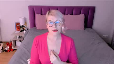 Sabrina MacMarren online show from 12/03/25, 03:43