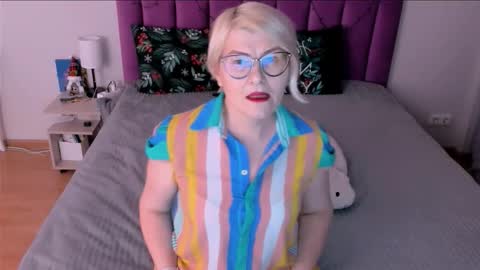 Sabrina MacMarren online show from 01/17/26, 02:22