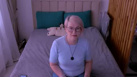 Sabrina MacMarren online show from 03/03/26, 07:03