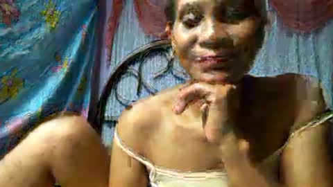 Snapshot of sabrinamae69 chatting on 12/16/25, 02:33 naden online show from 12/16/25, 02:33