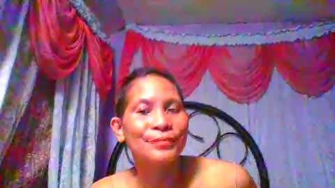 Snapshot of sabrinamae69 chatting on 12/21/25, 09:33 naden online show from 12/21/25, 09:33